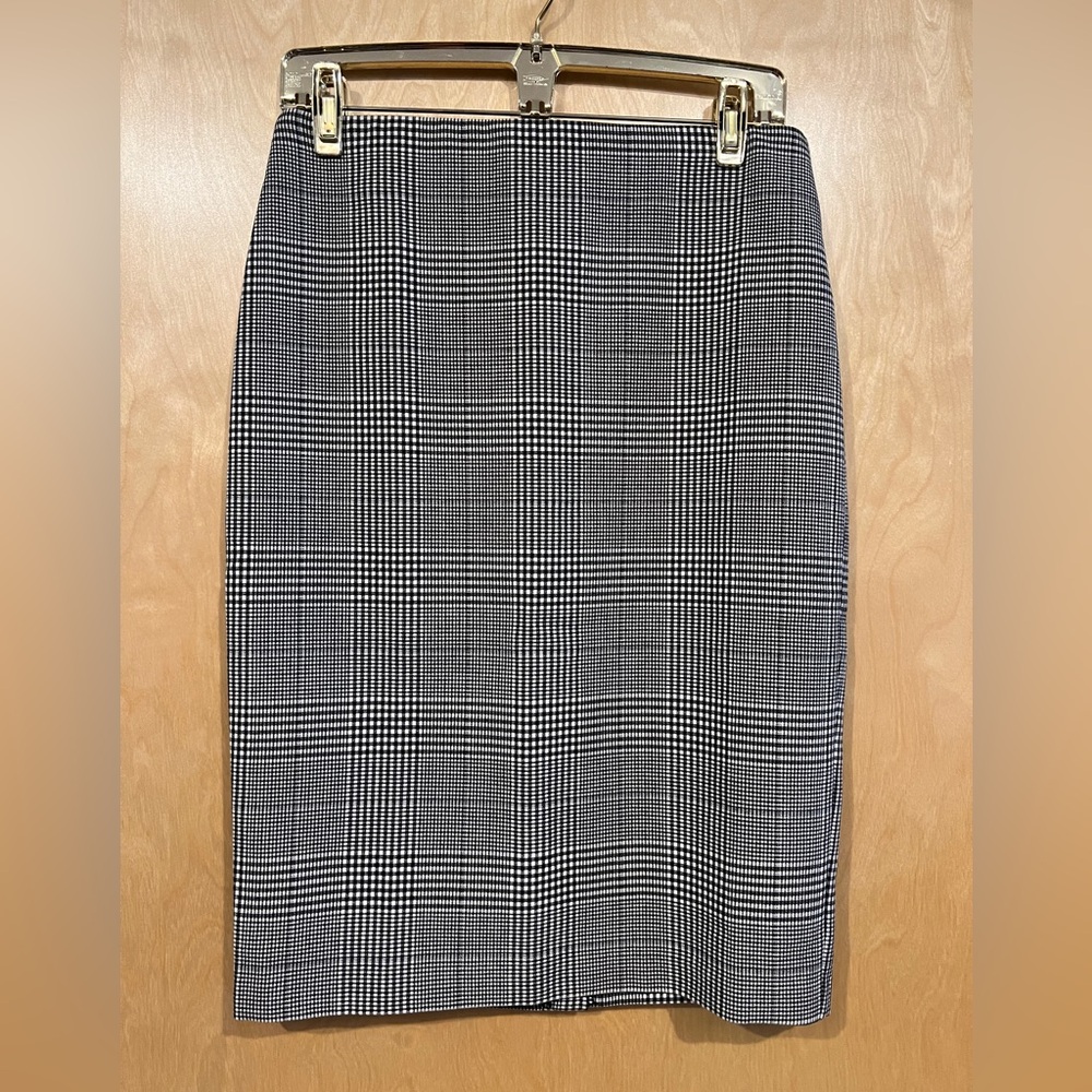 Classic T Tahari Black and White Checkered Women's Pencil Skirt